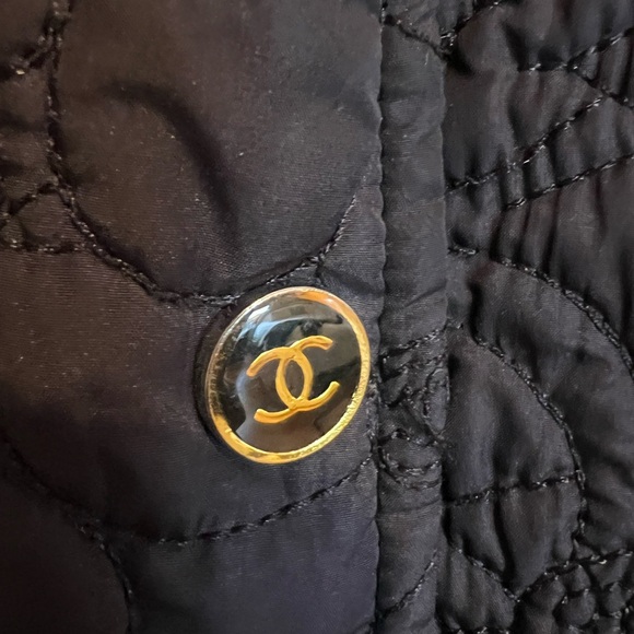 CHANEL Black Quilted Jacket - Picture 3 of 13